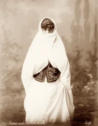 Mujer con traje palestino, c.1867-98